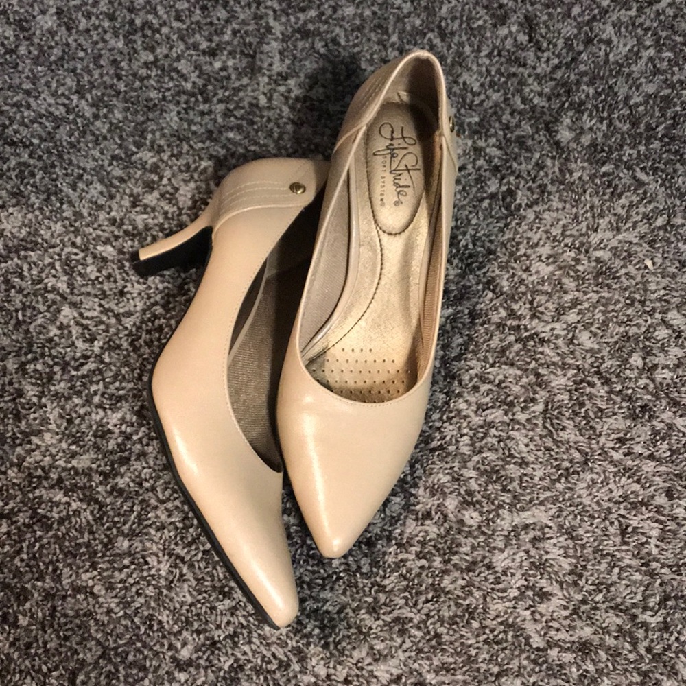 Heels - Picture 2 of 4
